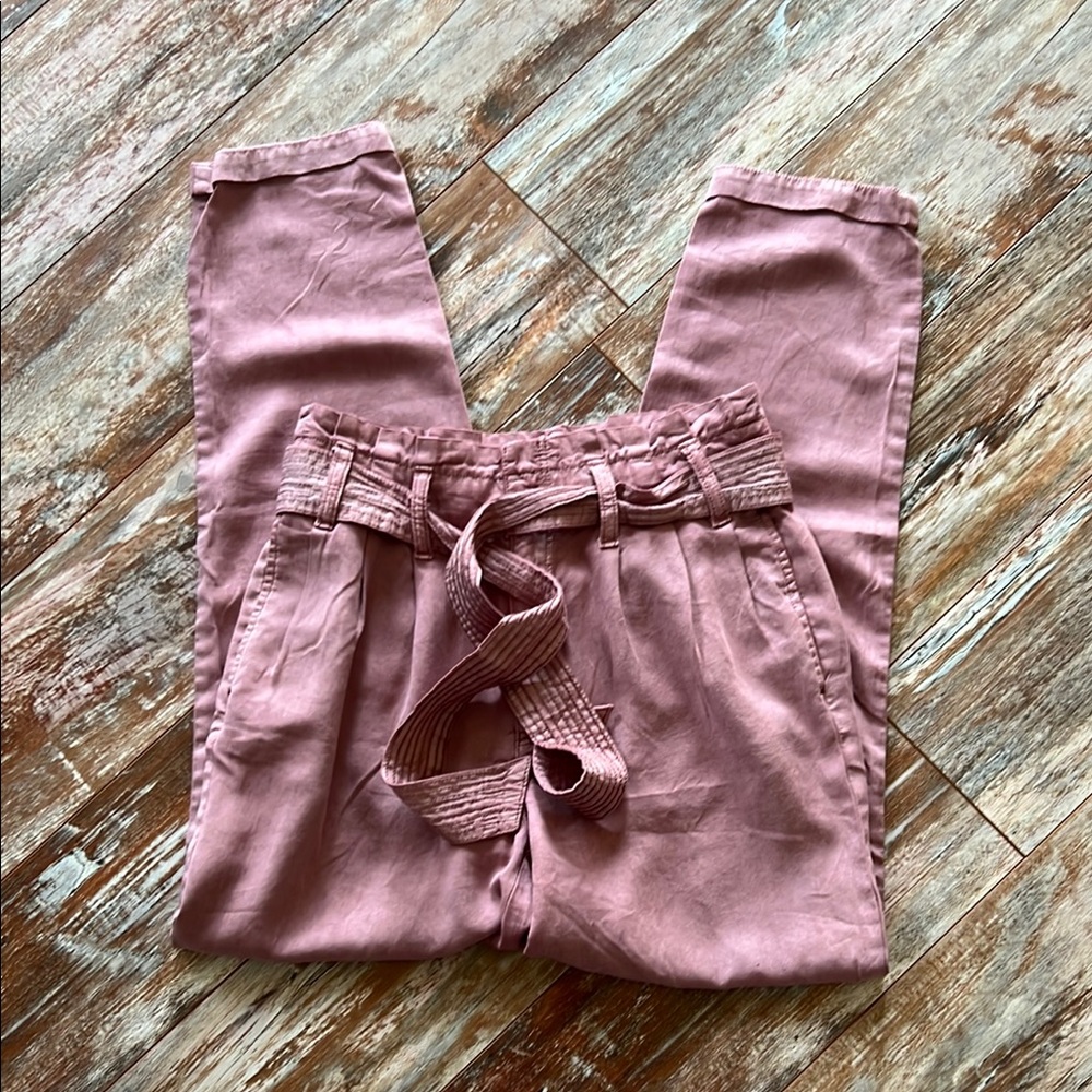 American Eagle Outfitters Pink Cropped Pants